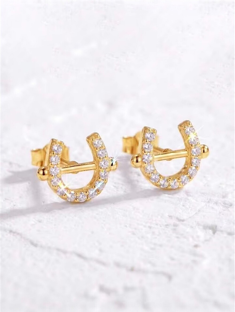 .925 horseshoe stud earrings; nwot